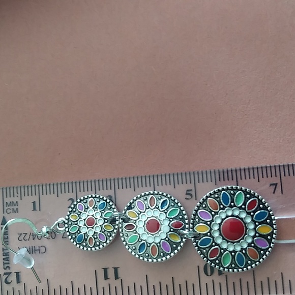 Vintage Style Womens Earrings. - Picture 3 of 5
